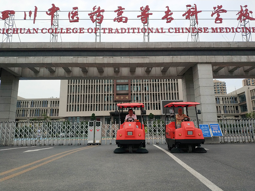 绵阳扫地机,成都驾驶式扫地机,电动半封闭式扫地机