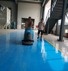 手推式洗地机在乐山工厂地坪漆地面的清洁